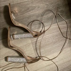 heels - size 7